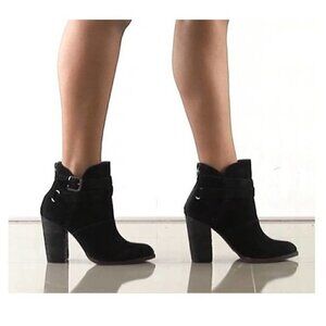 Chinese Laundry Black ZIP IT SPLIT SUEDE BOOTIE Size 5.5